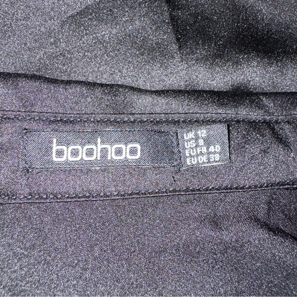 Boohoo Smooth Solid Black Silk Satin Button-Down Shirt Long Sleeve lightweight M - Picture 7 of 13